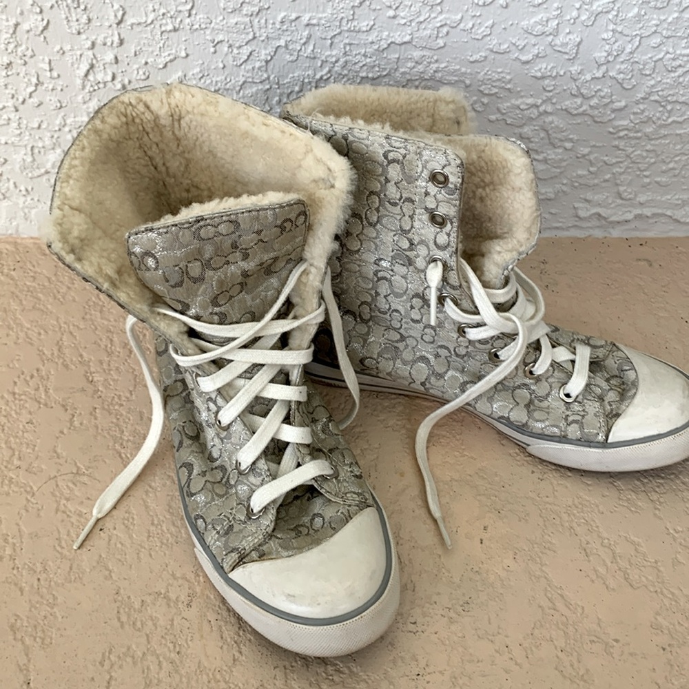 Coach Bonney Shearling Lined High-Top Lace Up
Fashion Sneaker Shoes size 7 1/2